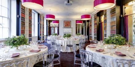 conversation room set in dinner cabaret